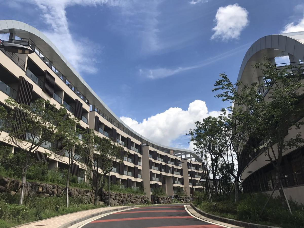 סאוגוויפו The Qube Resort Jeju מראה חיצוני תמונה