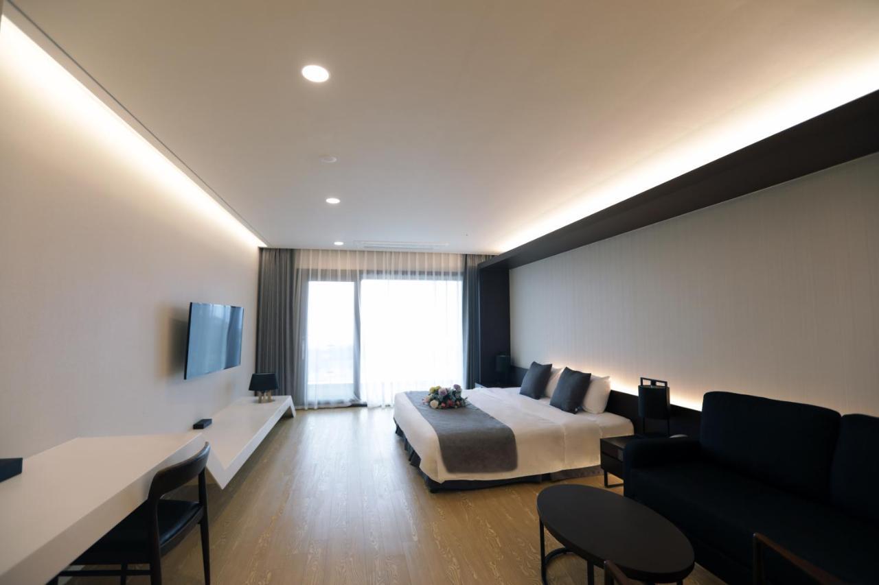 סאוגוויפו The Qube Resort Jeju מראה חיצוני תמונה