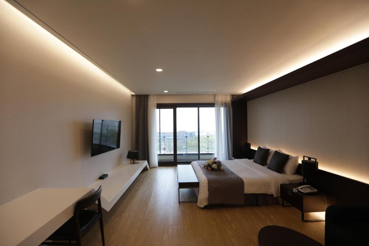 סאוגוויפו The Qube Resort Jeju מראה חיצוני תמונה