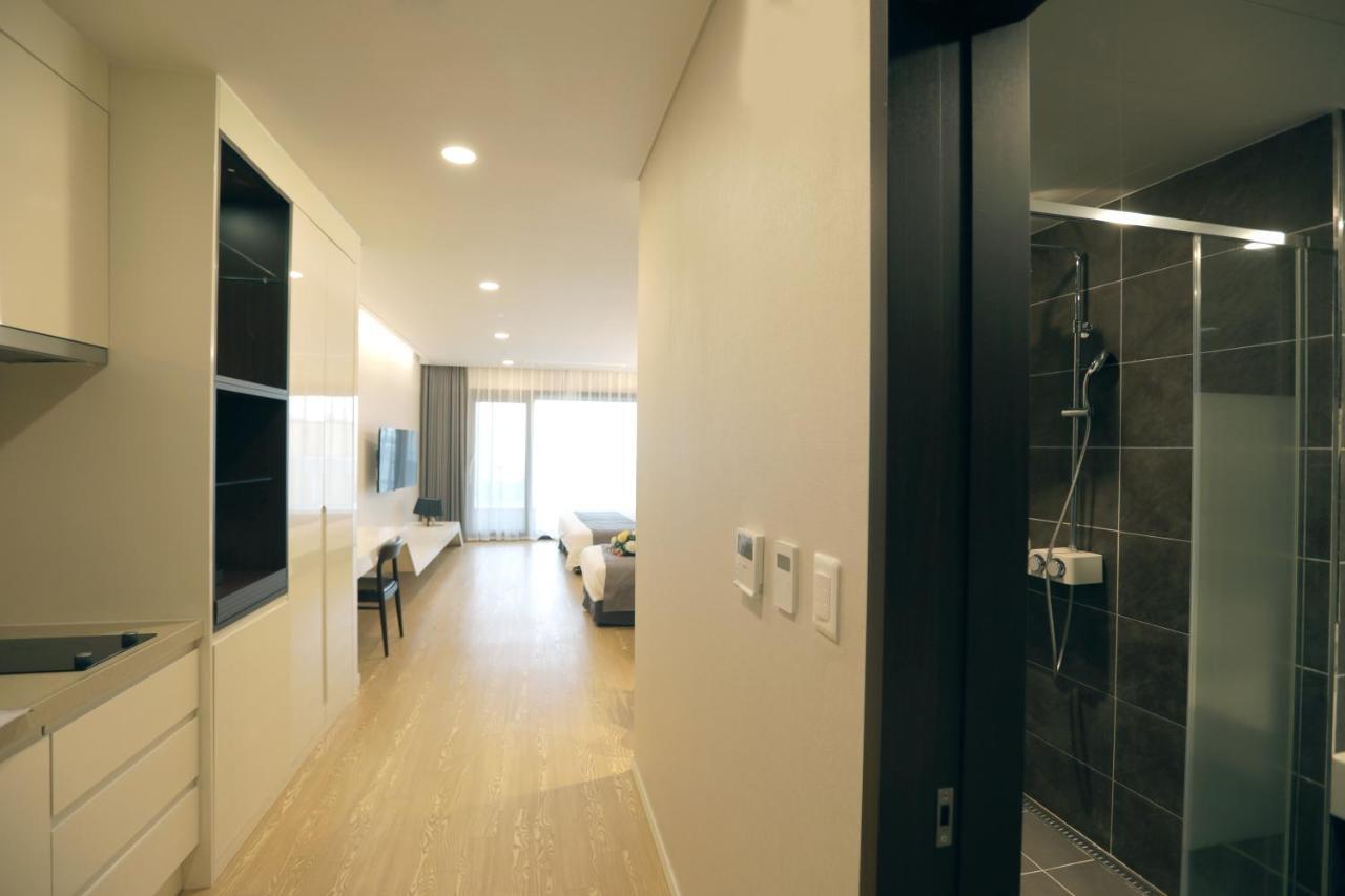 סאוגוויפו The Qube Resort Jeju מראה חיצוני תמונה