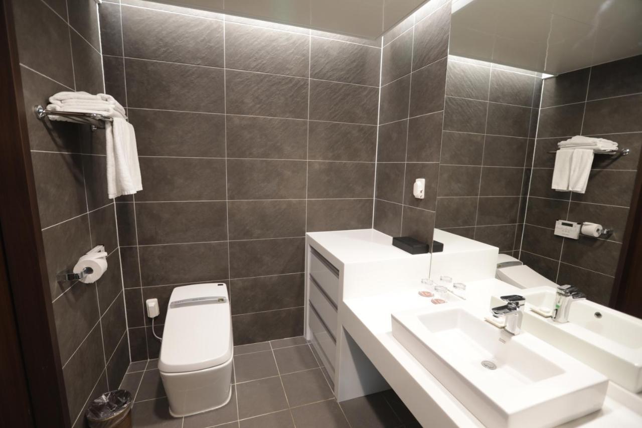 סאוגוויפו The Qube Resort Jeju מראה חיצוני תמונה