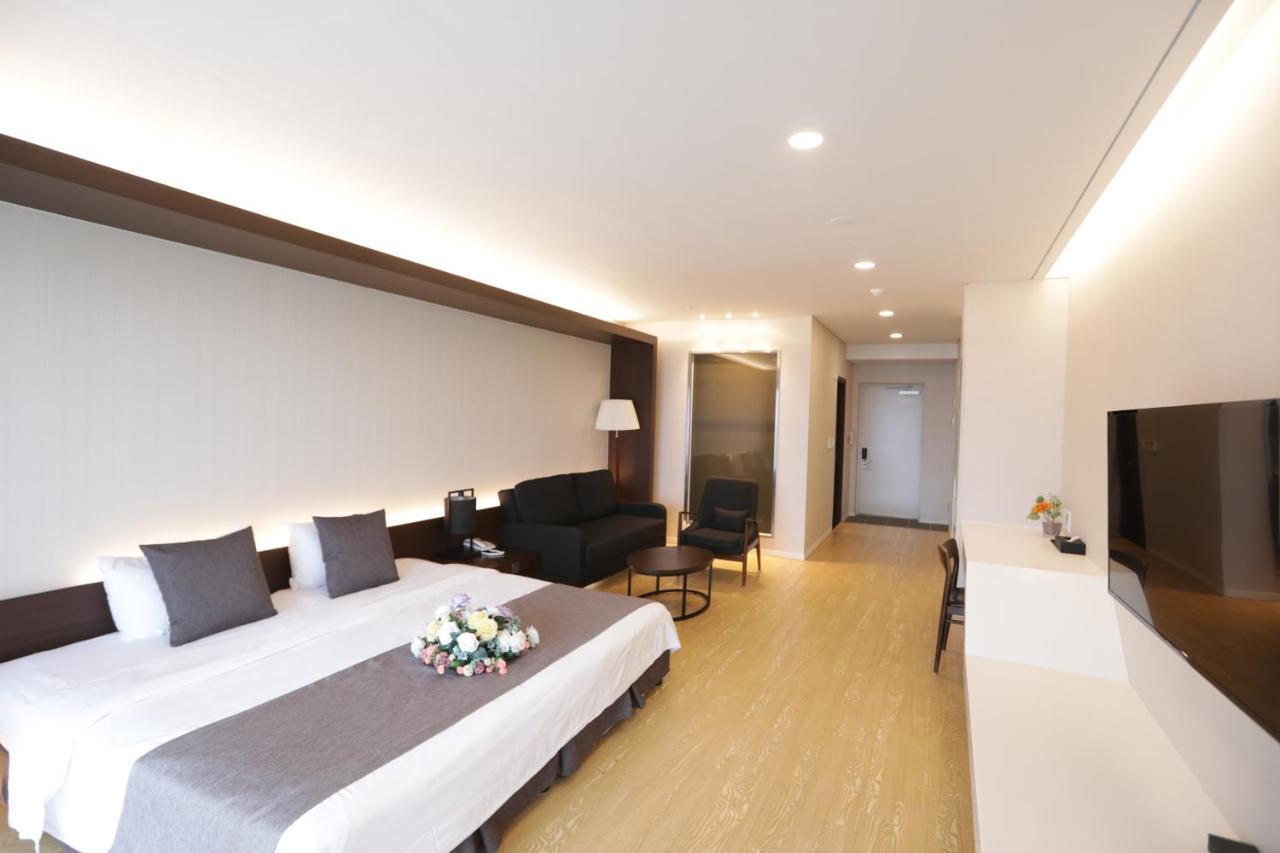 סאוגוויפו The Qube Resort Jeju מראה חיצוני תמונה