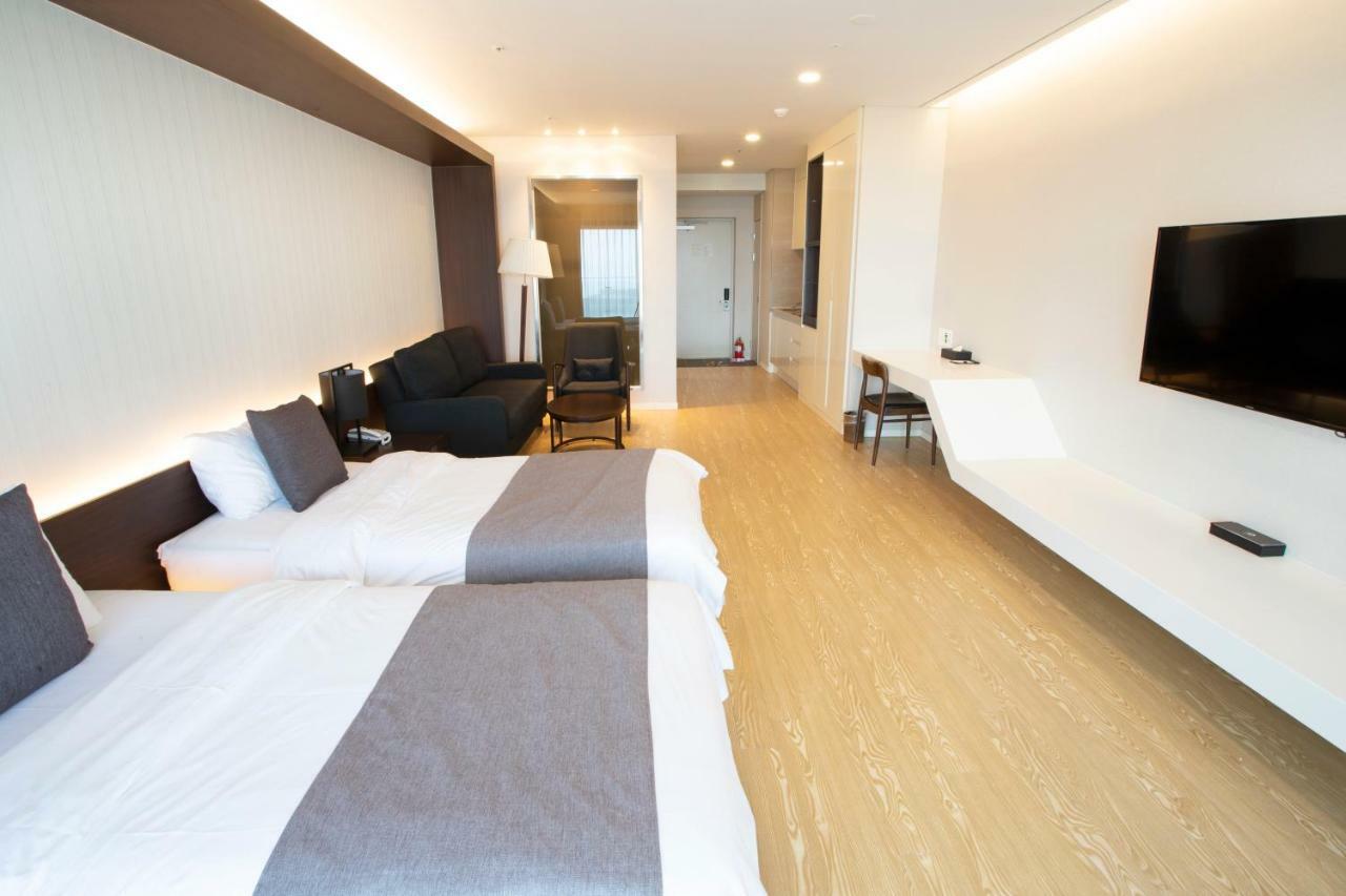 סאוגוויפו The Qube Resort Jeju מראה חיצוני תמונה
